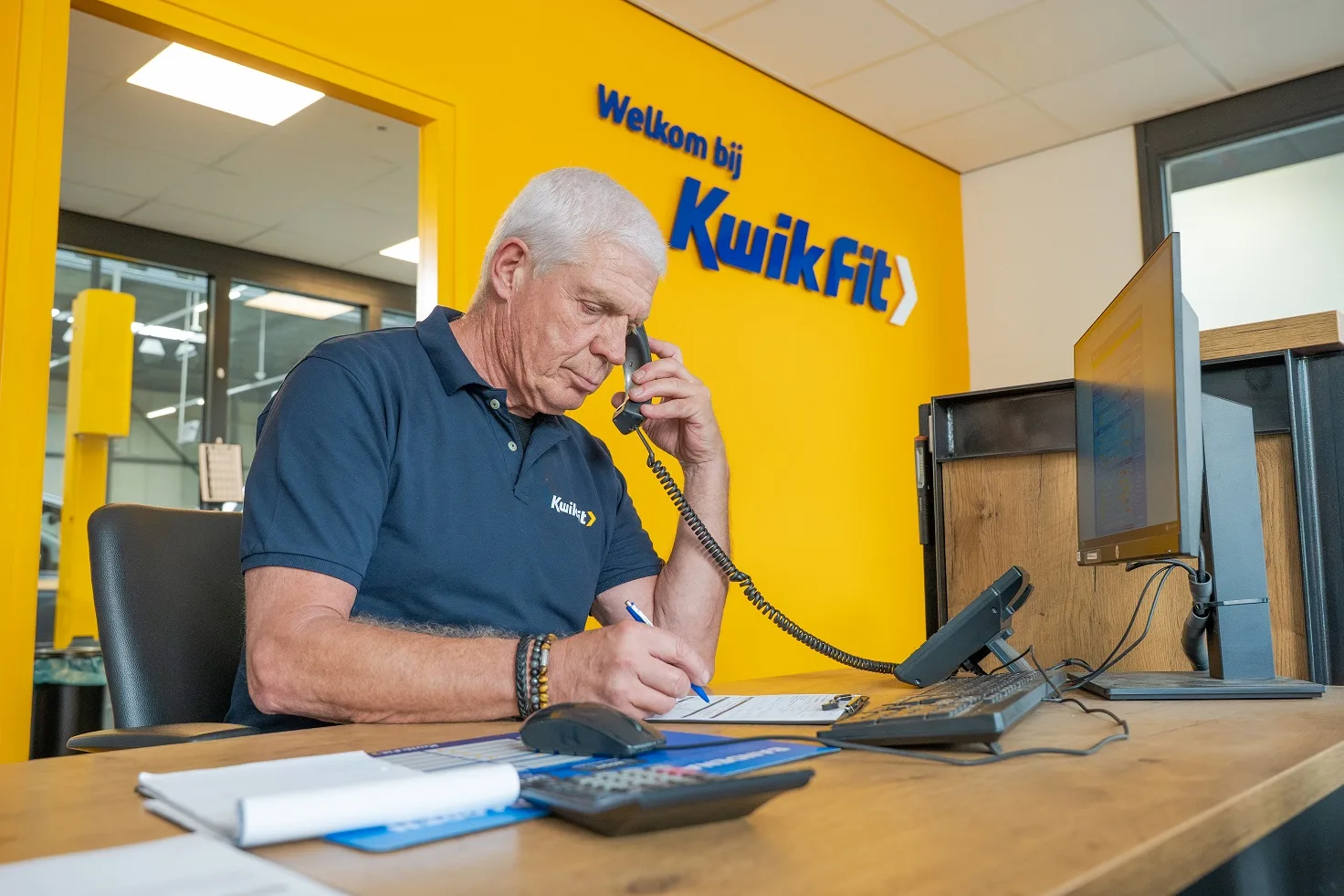Receptionist